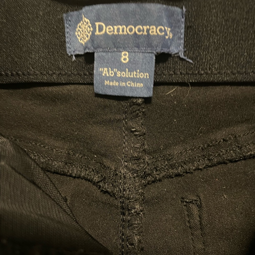 Democracy Women's Black Skinny Jeans - Picture 2 of 6